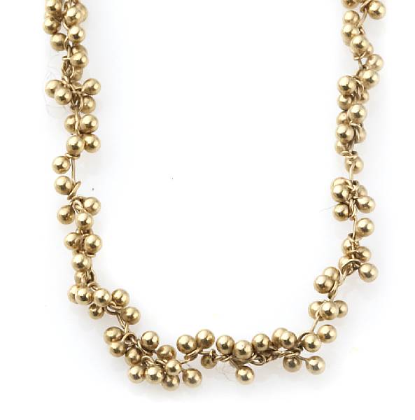 Appraisal: An k gold cluster neckchain grs length in