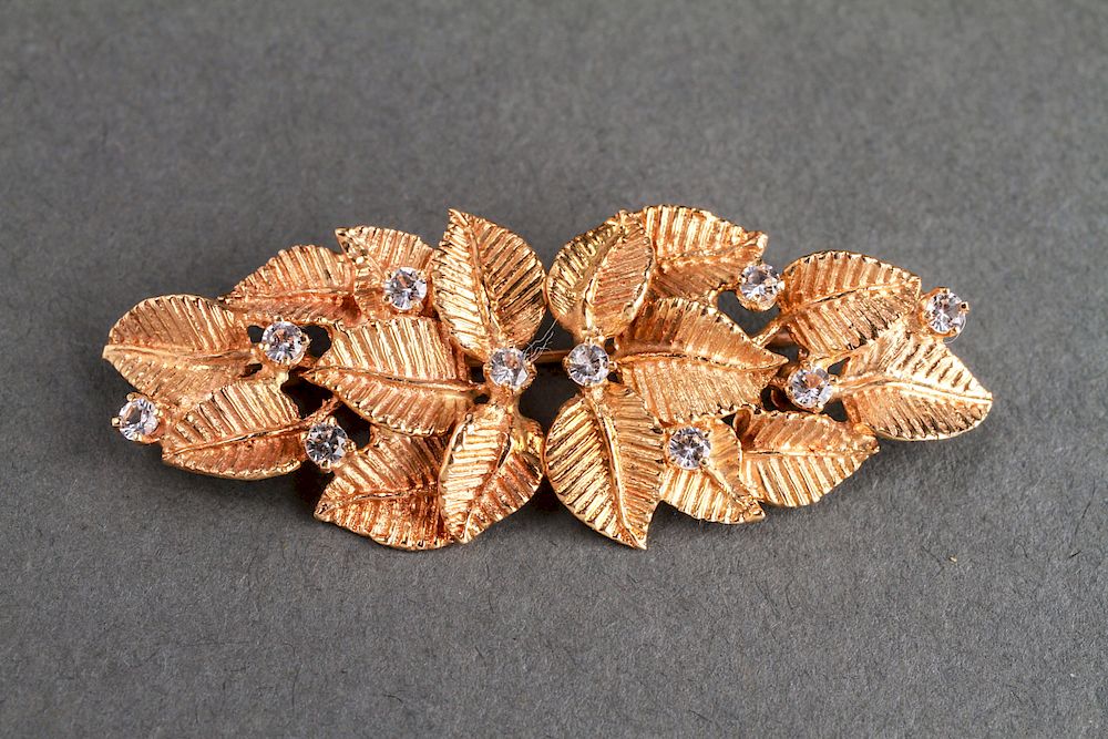 Appraisal: K Yellow Gold Spinels Leaf Motif Brooch K yellow gold