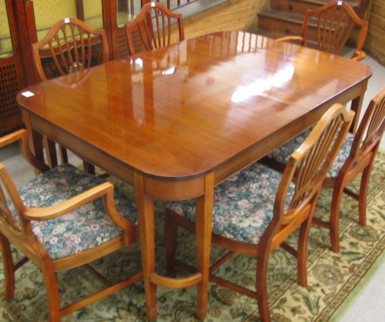 Appraisal: FEDERAL STYLE MAHOGANY DINING TABLE AND CHAIR SET American mid