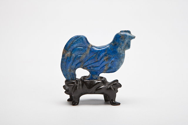 Appraisal: A CHINESE LAPIS LAZULI CROWING COCKEREL with wood stand th