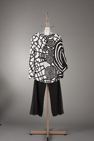 Appraisal: Paula Hian geometric design black and white pullover blouse with