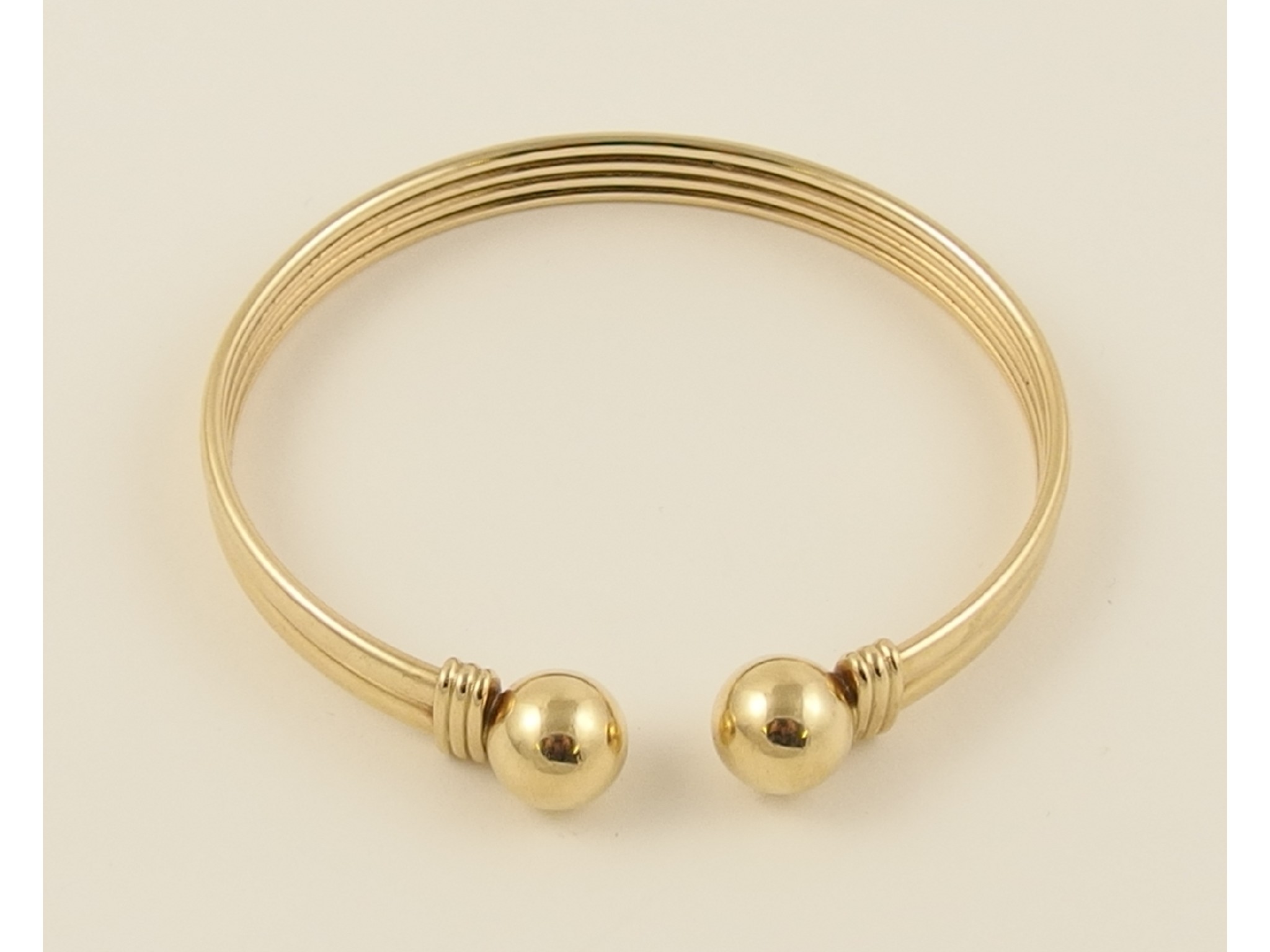 Appraisal: A ct gold bangle approx weight gms