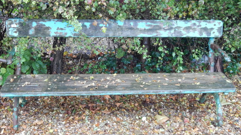 Appraisal: A Victorian rustic style cast iron garden bench with slatted