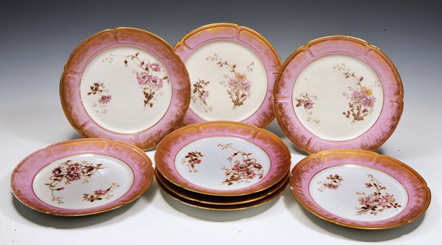 Appraisal: A SET OF EIGHT TURKISH IMPERIAL PORCELAIN FACTORY DESSERT PLATES