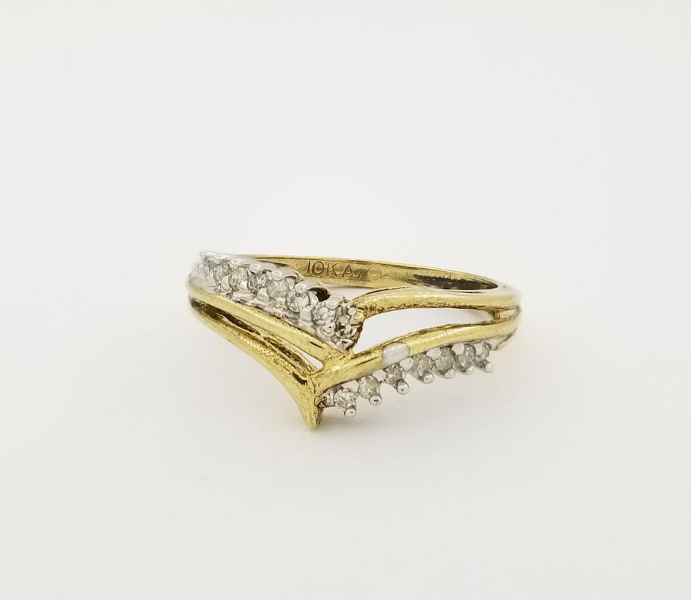 Appraisal: K Gold Diamond Ring K Gold Diamond Ring Stamped inside