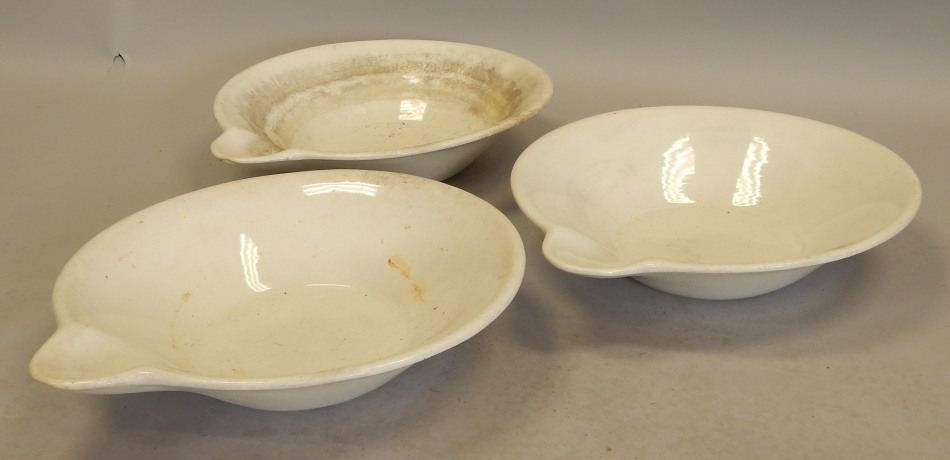 Appraisal: A set of three Minton ceramic wash bowls each with