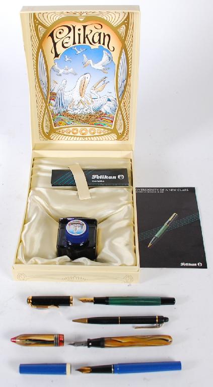 Appraisal: PELIKAN FOUNTAIN PEN GIFT BOX containing THE SOUVERAN ROLLER R