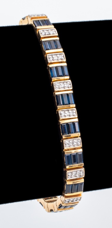 Appraisal: K YELLOW GOLD SAPPHIRE DIAMOND BRACELET K yellow gold line