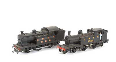 Appraisal: OO Gauge Kitbuilt a pair of Wills Finecast LNER black