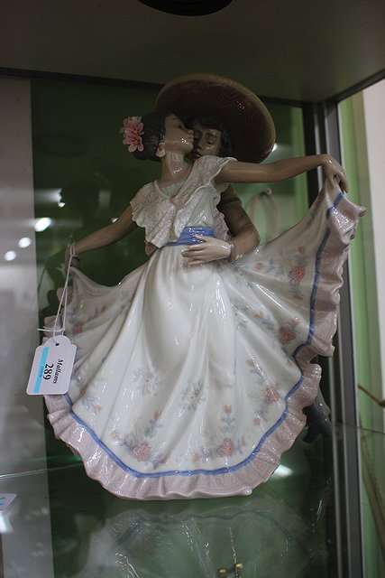 Appraisal: A LLADRO PORCELAIN FIGURAL GROUP OF TWO FLAMENCO DANCERS stamped