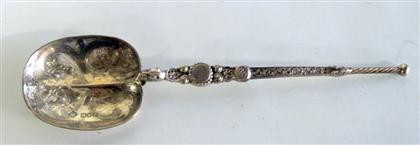 Appraisal: Edwardian sterling silver gilt fruit serving spoonjohn bodman carrington london