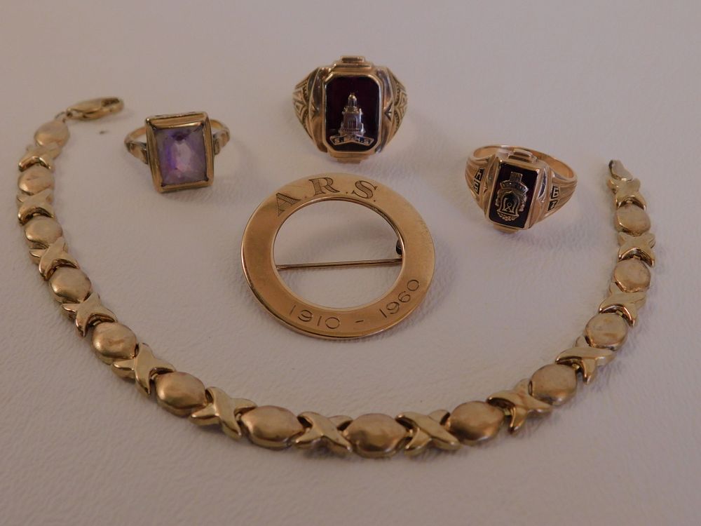 Appraisal: PIECES GOLD JEWELRY Lot pieces of k gold jewelry Two