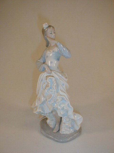 Appraisal: A Nao by Lladro figure of a female flamenco dancer