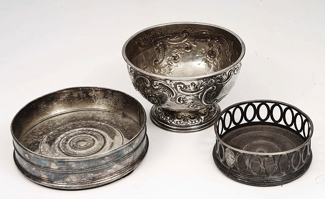 Appraisal: AN EARLY TH CENTURY SMALL SILVER CIRCULAR PEDESTAL BOWL with