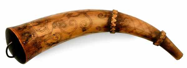 Appraisal: Reproduction Engraved Powder Horn '' length Linear engraving forming vines