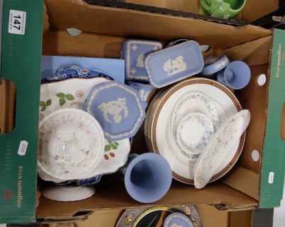 Appraisal: A collection of Wedgwood pottery including jasper ware Commodore dinner