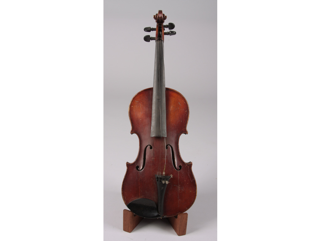 Appraisal: Vintage Violin ca early th c no-name two-piece back with