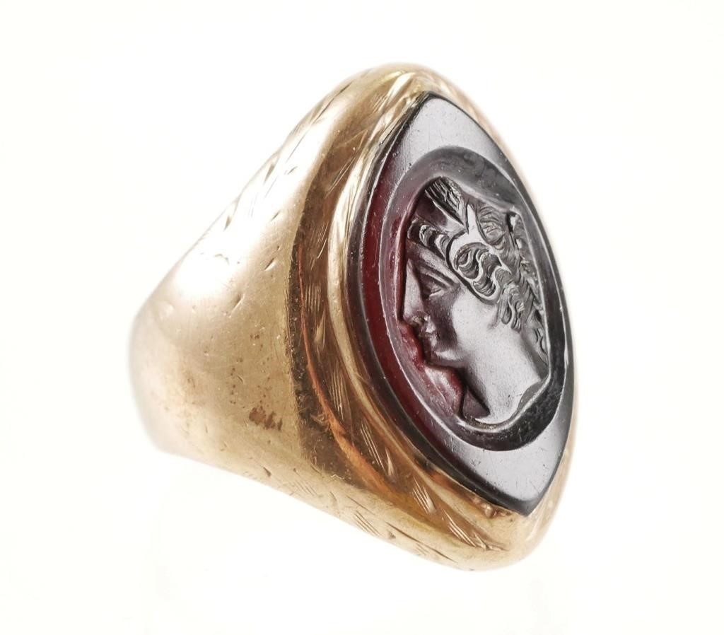 Appraisal: K MARQUISE CUT ONYX CAMEO RINGVintage K yellow gold marquise