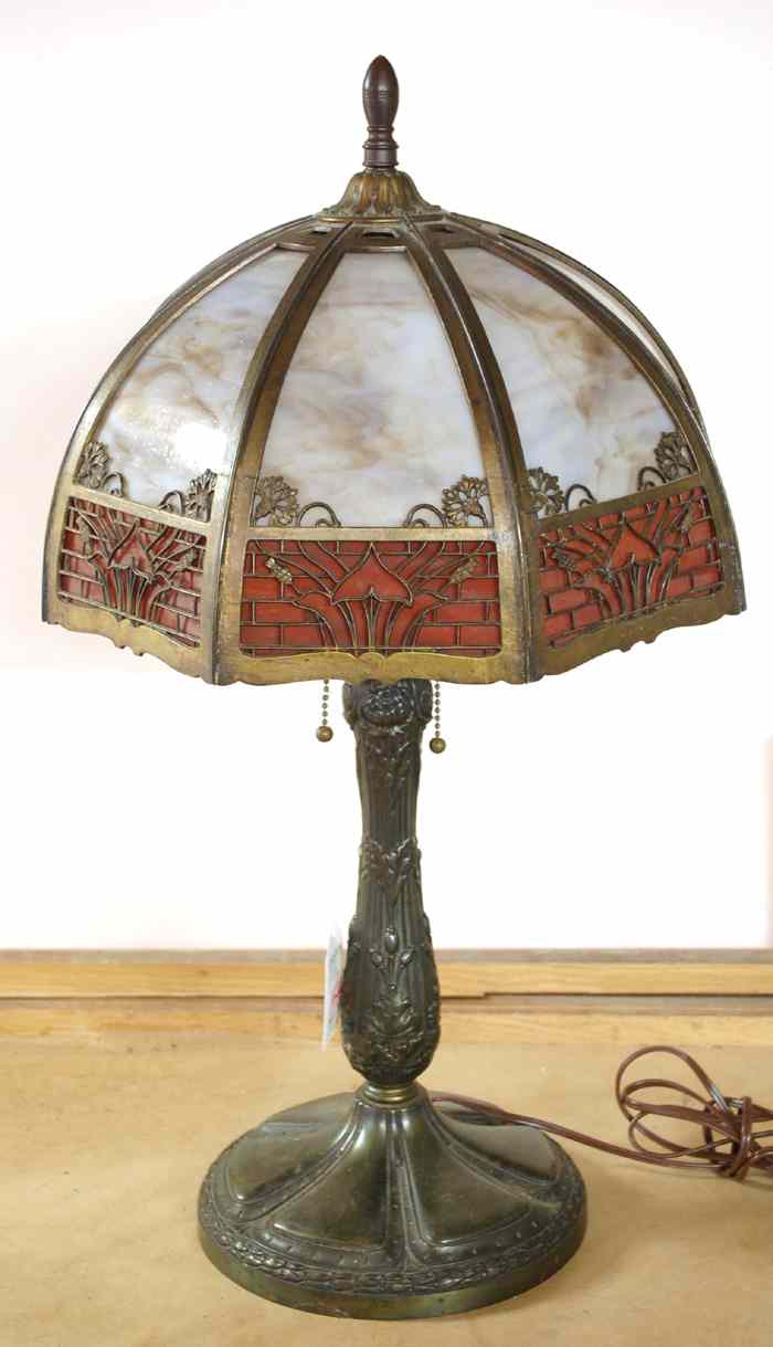 Appraisal: A SIGNED MILLER STAINED AND LEADED GLASS SHADED TABLE LAMP