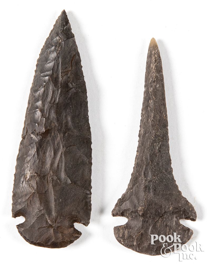 Appraisal: Two black chert items to include a dovetail point Two