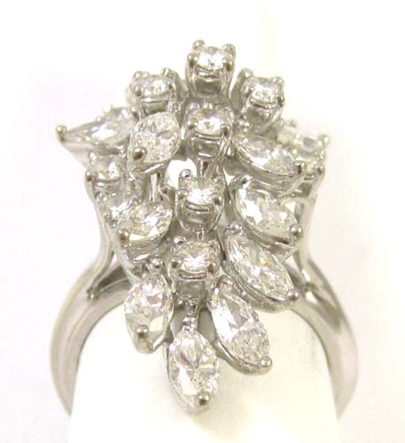 Appraisal: DIAMOND AND WHITE GOLD CLUSTER RING The k white gold