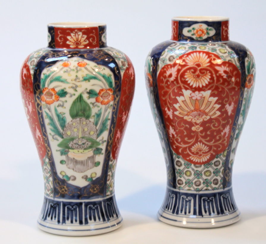 Appraisal: A pair of thC Japanese Imari vases the shouldered bodies