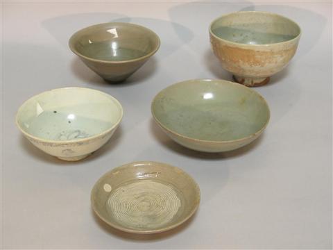 Appraisal: COLLECTION OF SIX PIECES KOREAN PORCELAIN AND POTTERY Silla period