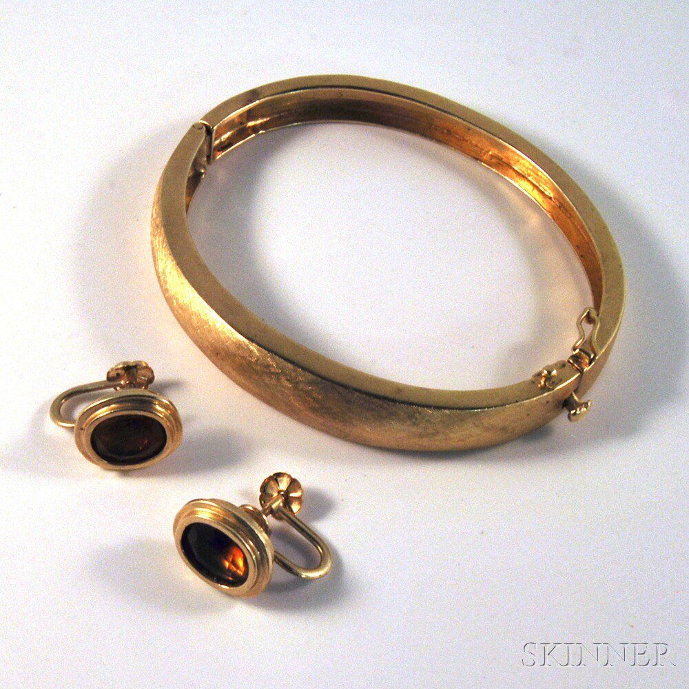 Appraisal: Two Pieces of Gold Jewelry a brushed kt gold hinged