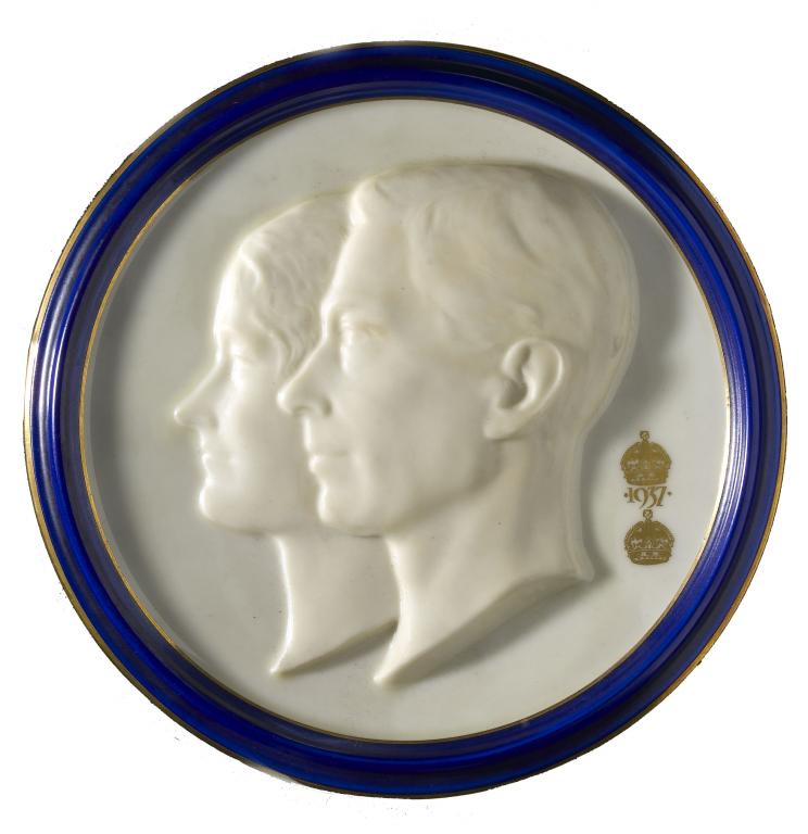 Appraisal: A ROYAL WORCESTER COMMEMORATIVE PLAQUE MODELLED BY RICHARD GARBE RA