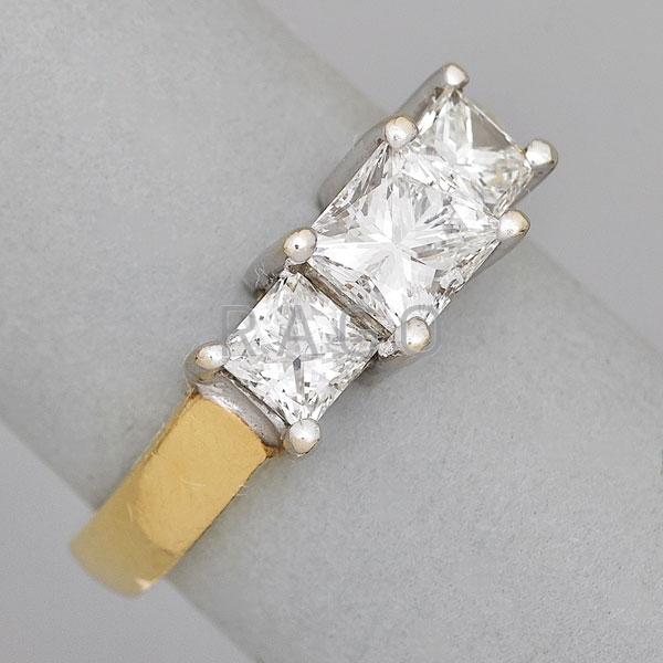 Appraisal: PRINCESS CUT DIAMOND THREE STONE K GOLD RING Condition Report