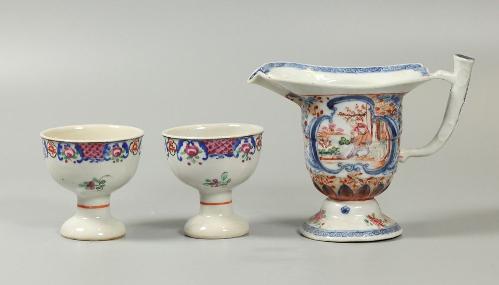 Appraisal: Chinese export porcelain wares possibly th th c pair of