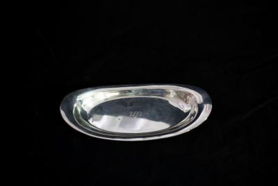 Appraisal: An American sterling silver bread tray Gorham numbered A of