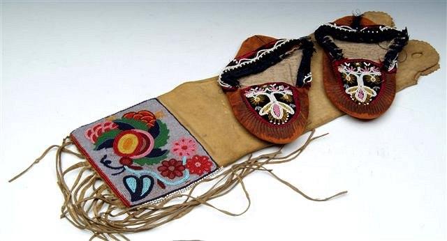 Appraisal: AN AMERICAN INDIAN BEADED TOBACCO POUCH probably late th century