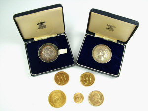 Appraisal: A collection of Royal mint other Royal Commemorative coins to