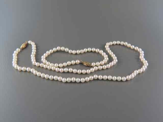 Appraisal: Pearl Necklace Bracelet mm freshwater pearls '' bracelet and ''