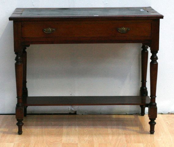 Appraisal: An Edwardian mahogany desk cm wide cm deep cm tall