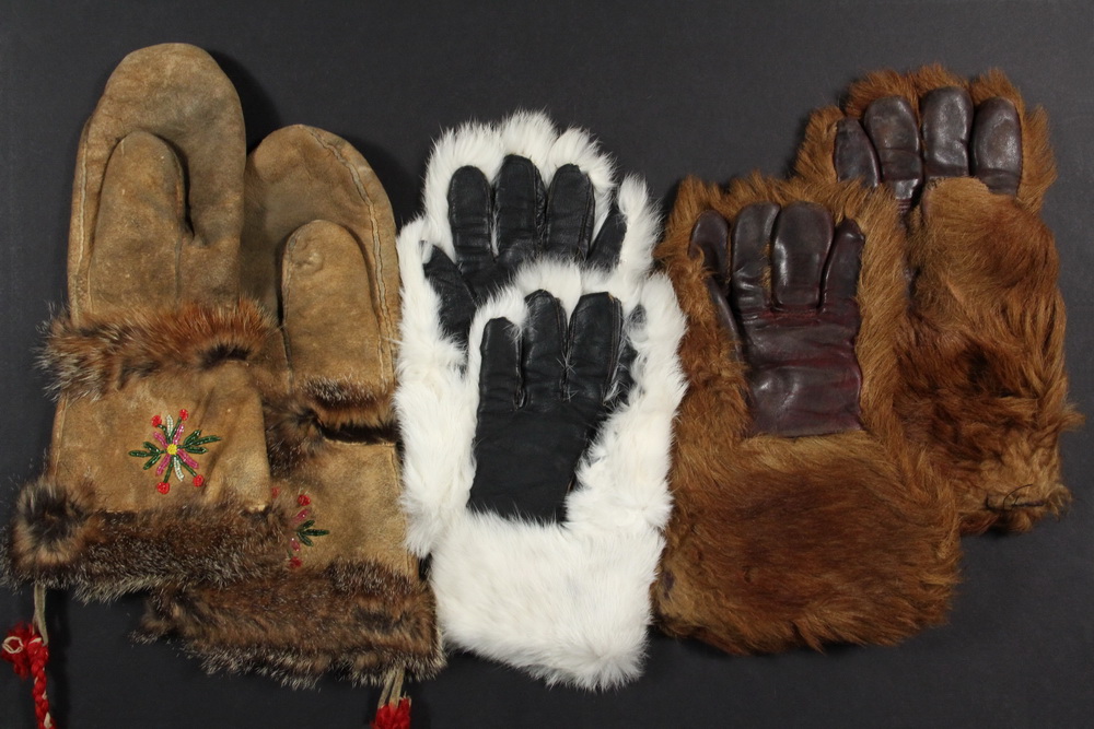 Appraisal: PAIR EARLY FUR GLOVES - Pair of Deer Hide and