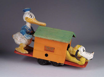 Appraisal: LIONEL DONALD DUCK HAND CAR USA Composition figures of long