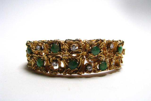 Appraisal: K Yellow gold cuff bracelet set with jade and prong