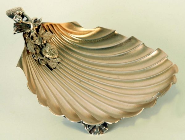 Appraisal: A sterling silver dish by Gorham Shell shaped body with