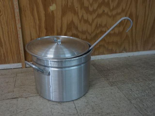 Appraisal: Includes the Stock Pot with Lid Strainer Pot and Skimmer