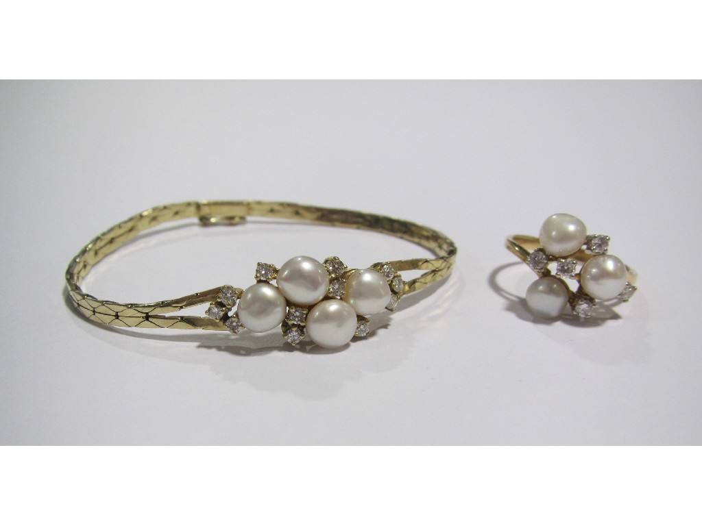 Appraisal: An Eighteen carat gold fresh water pearl and diamond set