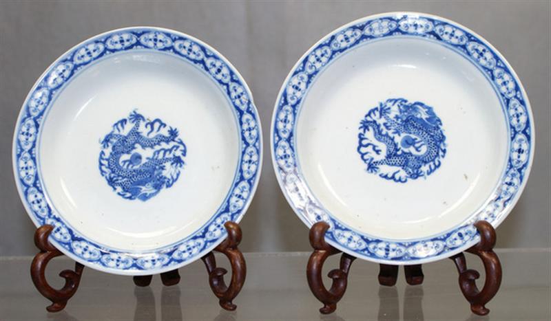 Appraisal: th c pair of Chinese porcelain plates with Famille rose