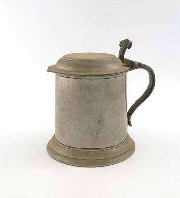 Appraisal: By Payne of Oxford a modern pewter tankard in the