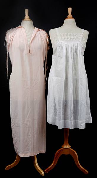 Appraisal: A collection of vintage ladies peinior and sleepwear together with