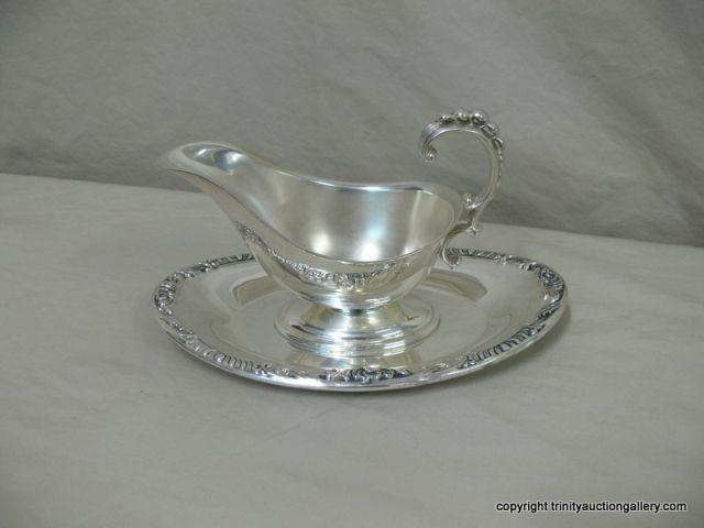 Appraisal: Vintage Wallace Silver Co Georgian Gravy Boat - Silverplate gravy