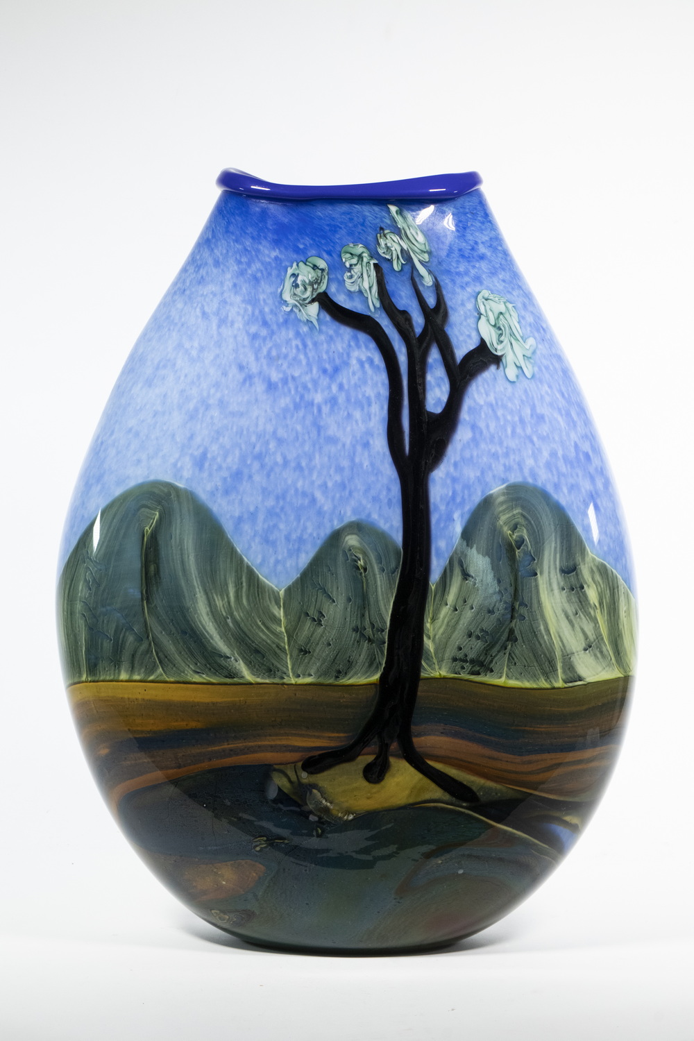 Appraisal: GARRY NASH AUSTRALIA NEW ZEALAND - GLASS Flattened ovoid vase