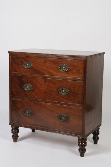 Appraisal: A WILLIAM IV MAHOGANY CHEST OF DRAWERS with a rectangular