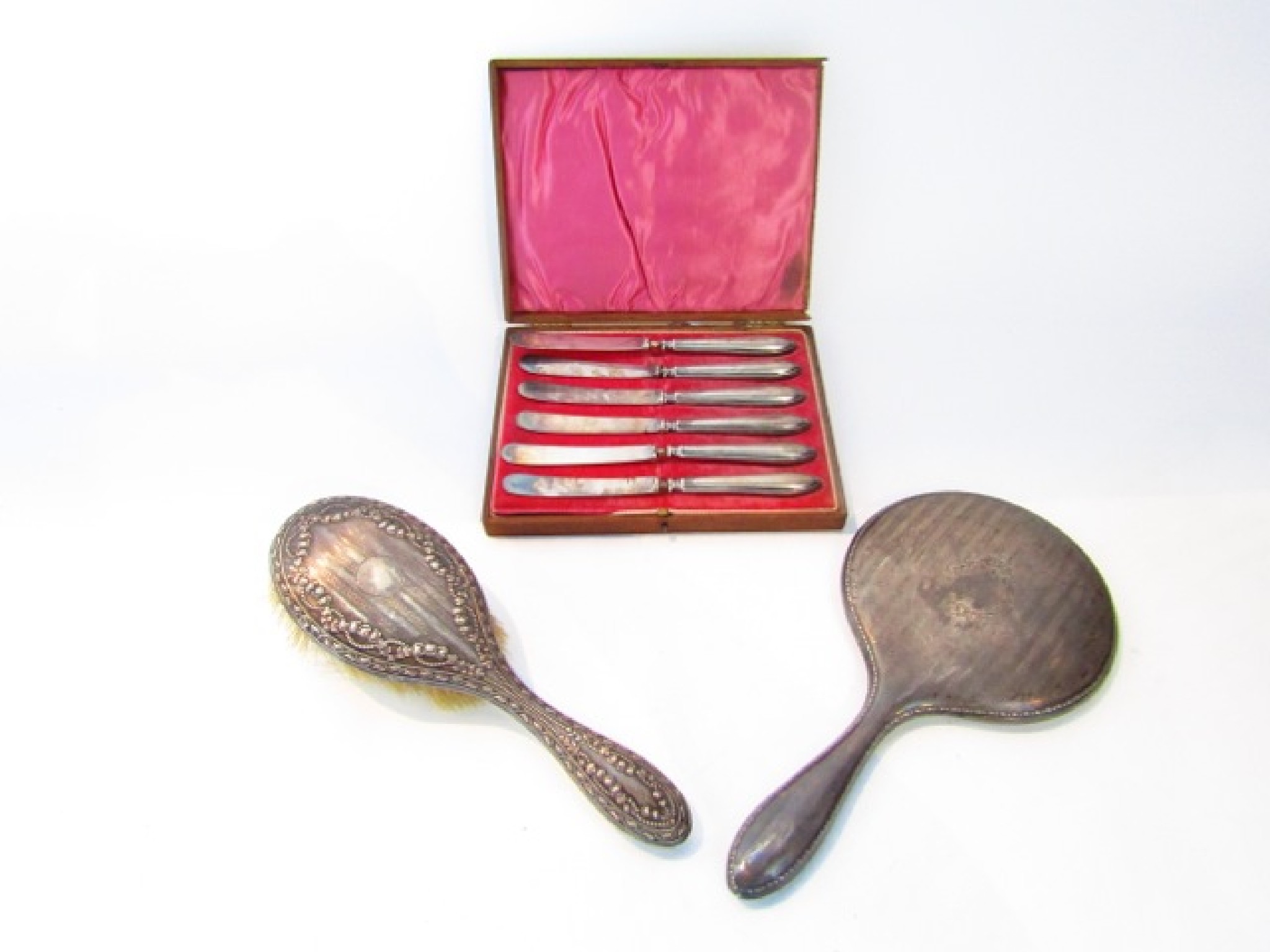 Appraisal: A cased set of six silver-handled butter knives William Devenport