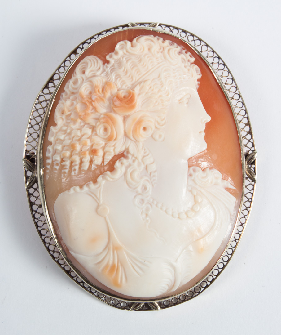 Appraisal: Italian shell cameo brooch portraying Flora pin clasp marked K